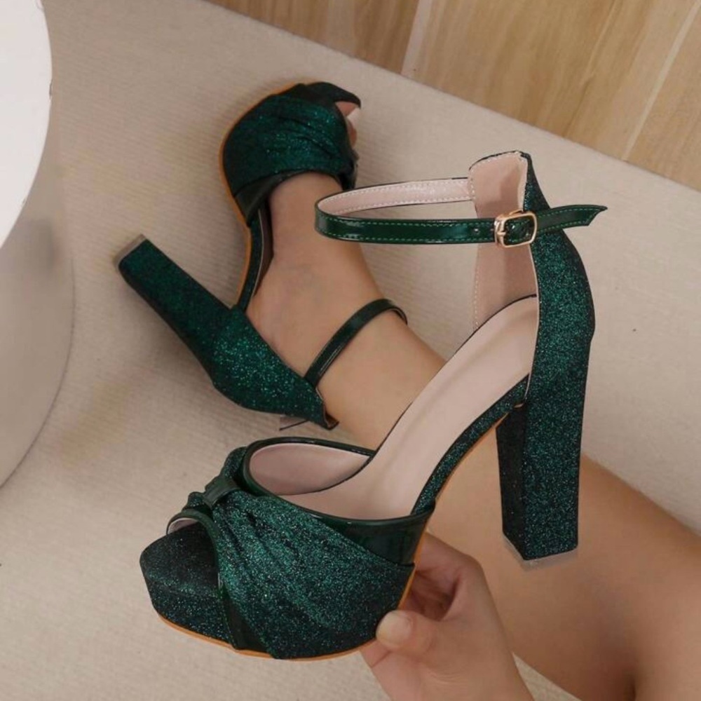 Elegant Green Glitter Platform Heels Size: 38 (7)